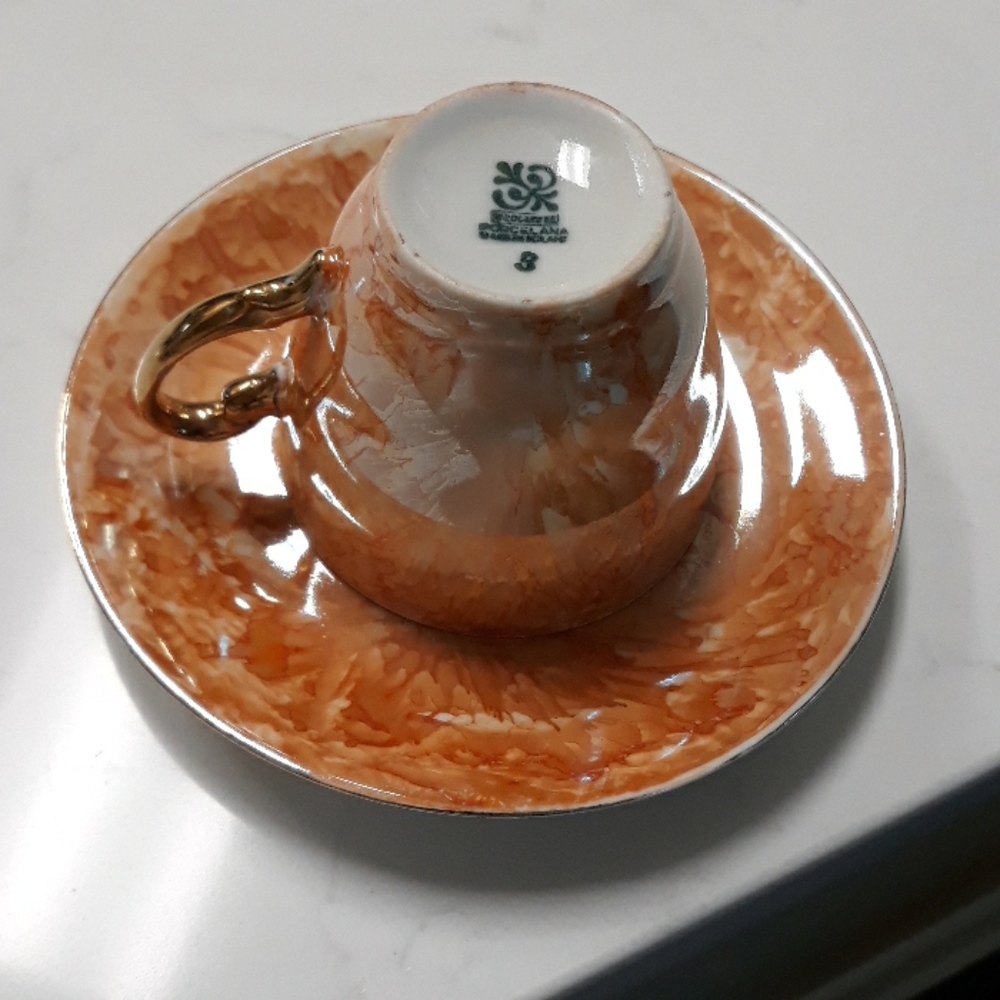 Small Pocelain White/Gold lusterware Teacup Set